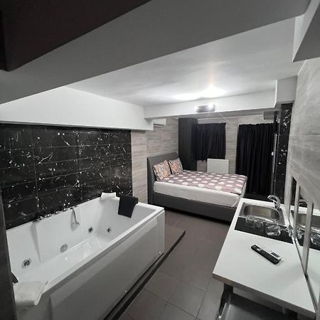 Jacuzzi Suites 2 Thessaloniki Exterior foto